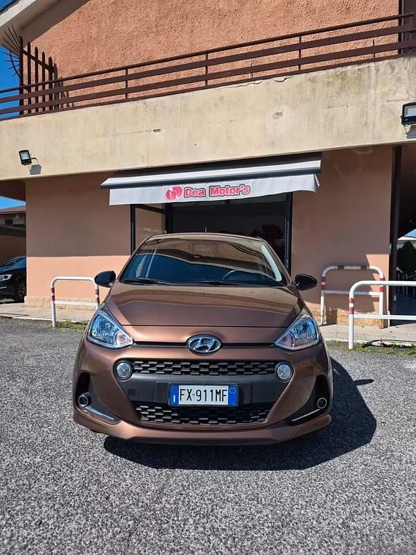 Usata Hyundai i10 69 CV (50 kW) 2019 Marrone Utilitaria
