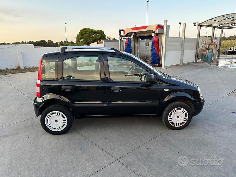 Usata Fiat Panda Active 78 CV (57 kW) 2012 Nero Utilitaria