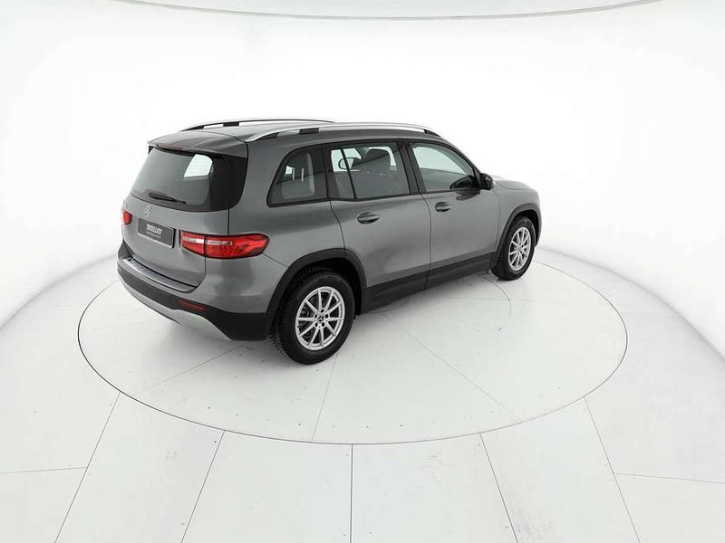 Usata Mercedes GLB200 Executive 150 CV (110 kW) 2021 Argento SUV