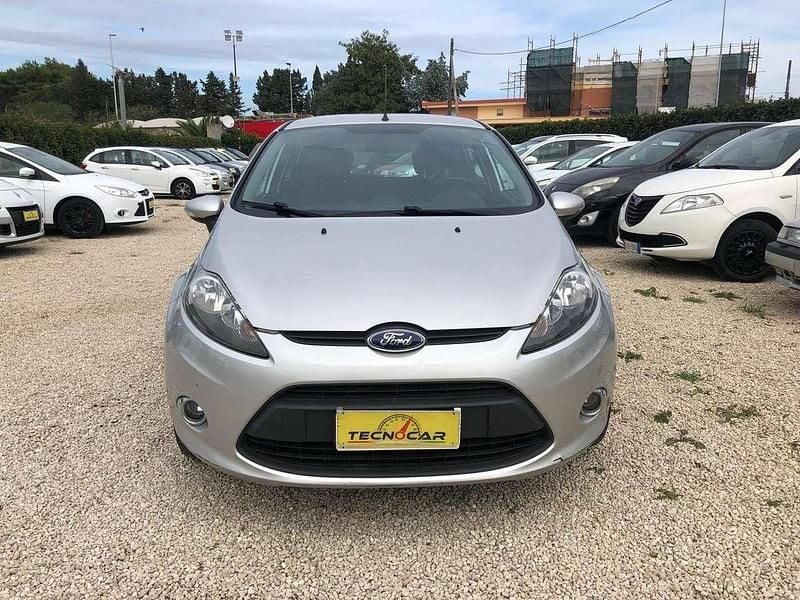 Argento Usata 2012 Ford Fiesta Titanium Berlina | 3500 € (Super prezzo) - Immagine 1/4
