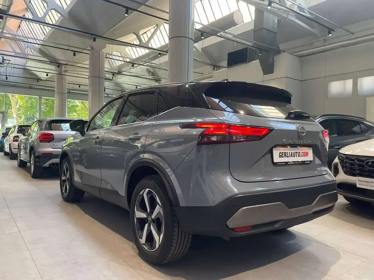 Usata Nissan Qashqai N-Connecta 158 CV (116 kW) 2023 Grigio pastello SUV