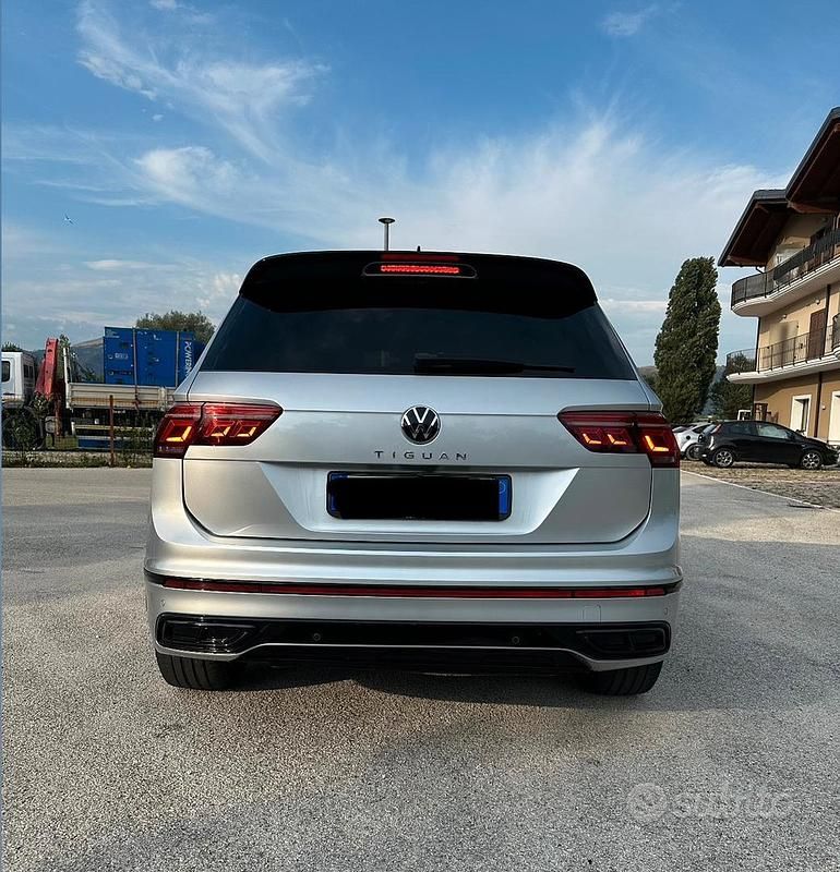 Usata VW Tiguan R-line 150 CV (110 kW) 2021 Grigio SUV