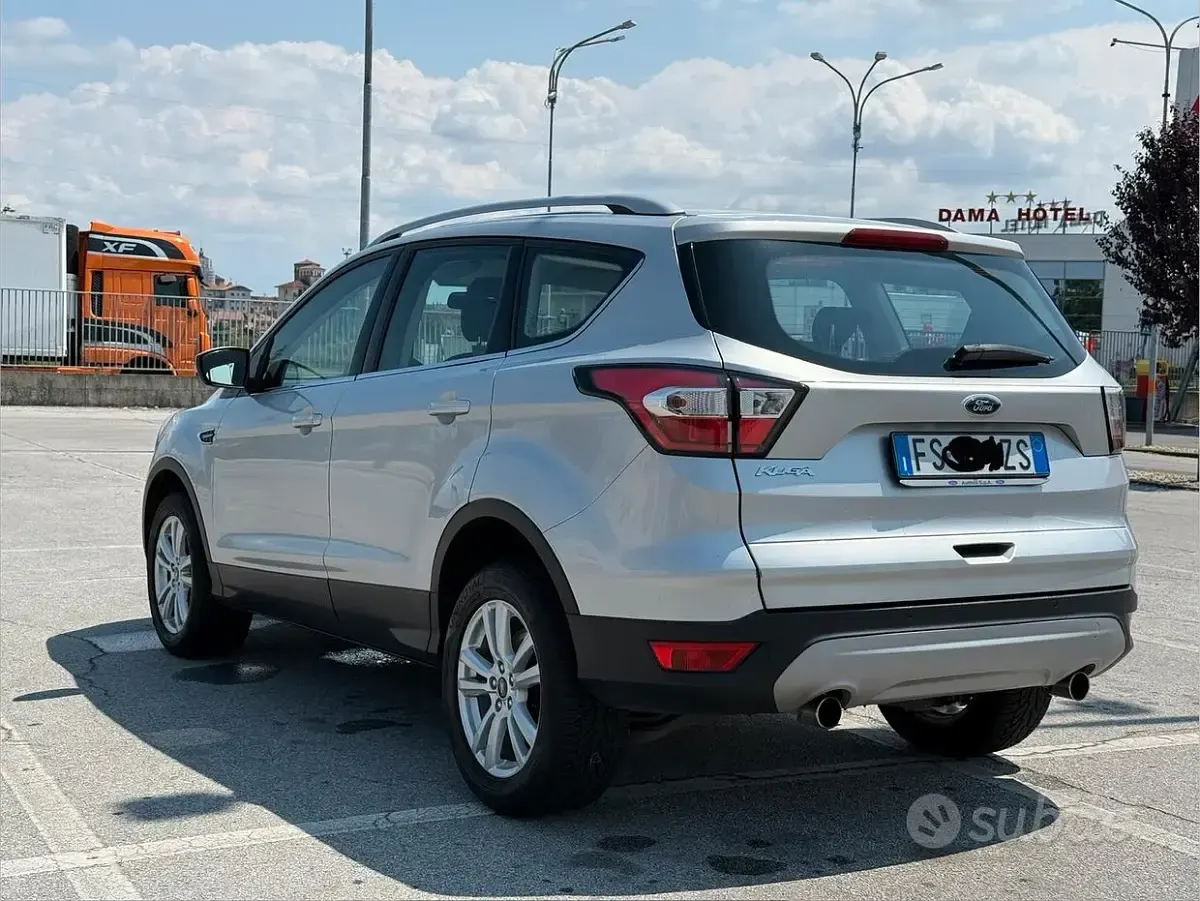 Usata Ford Kuga Business Edition 120 CV (88 kW) 2018 Grigio SUV