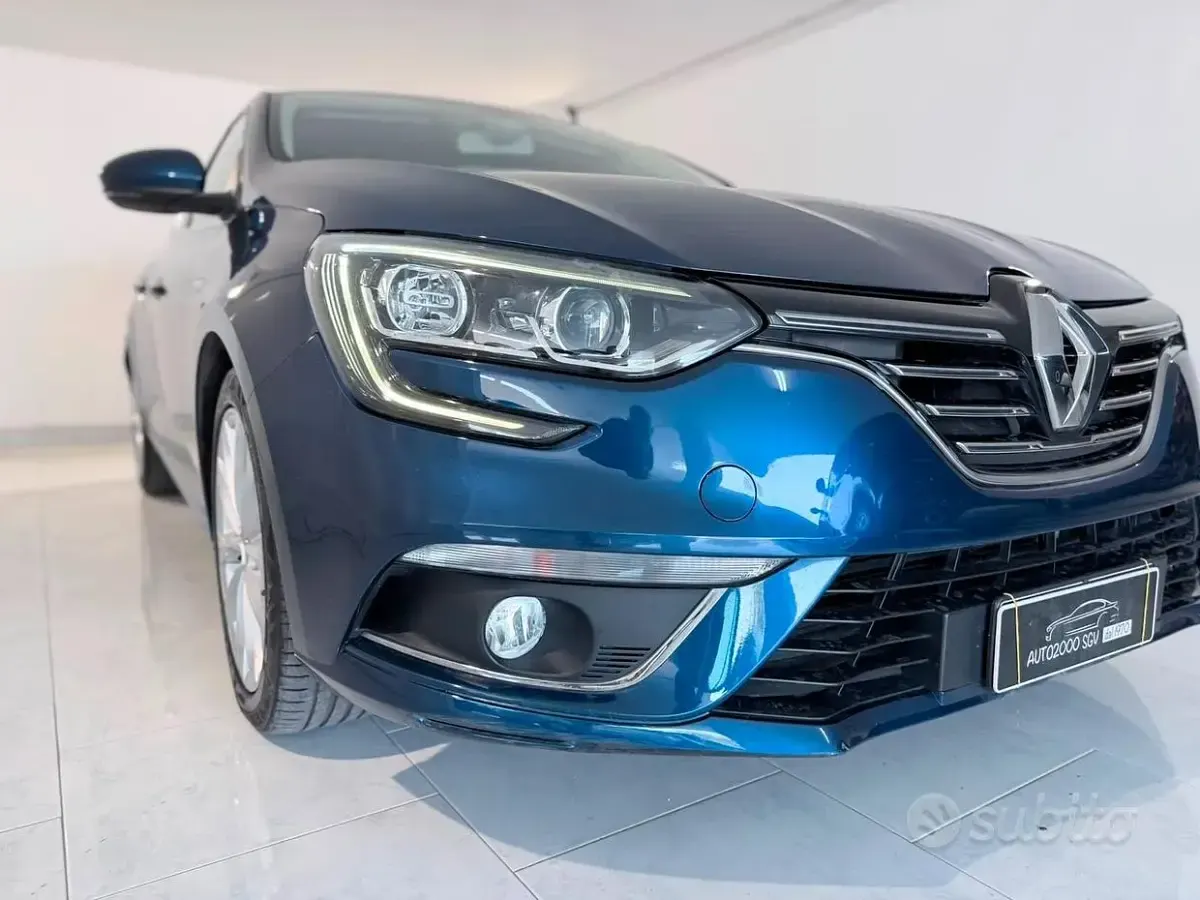 Usata Renault Mégane IV 116 CV (85 kW) 2019 Blu Berlina