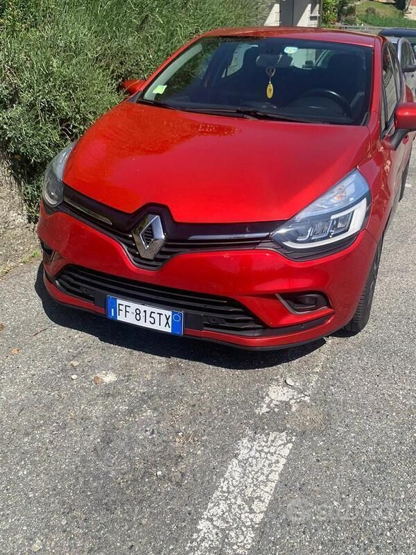 Usado Renault Clio IV 90 CV (66 kW) 2017 Rojo Berlina