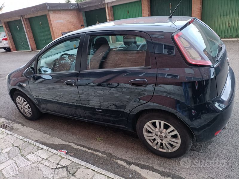 Usata Fiat Punto 75 CV (55 kW) 2015 Blu Utilitaria