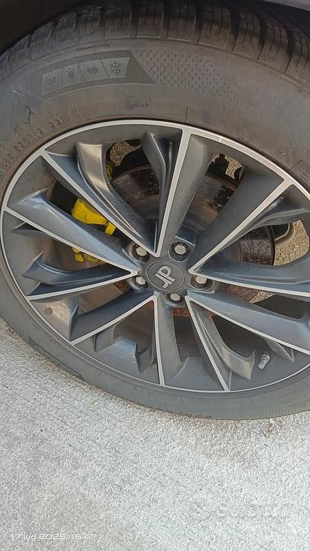 Usata DR F35 184 CV (135 kW) 2022 Blu SUV