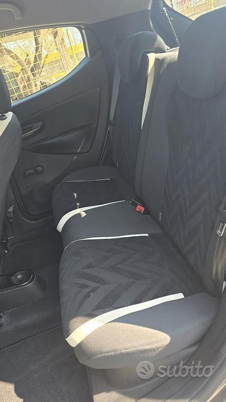 Usata Lancia Ypsilon S 95 CV (69 kW) 2016 Grigio Utilitaria