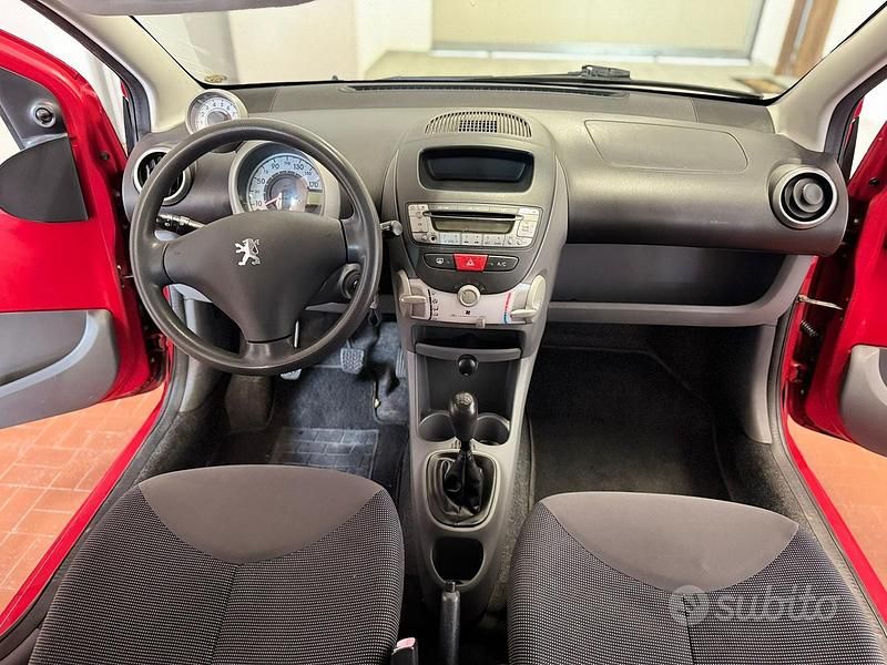 Usata Peugeot 107 68 CV (50 kW) 2007 Rosso Utilitaria