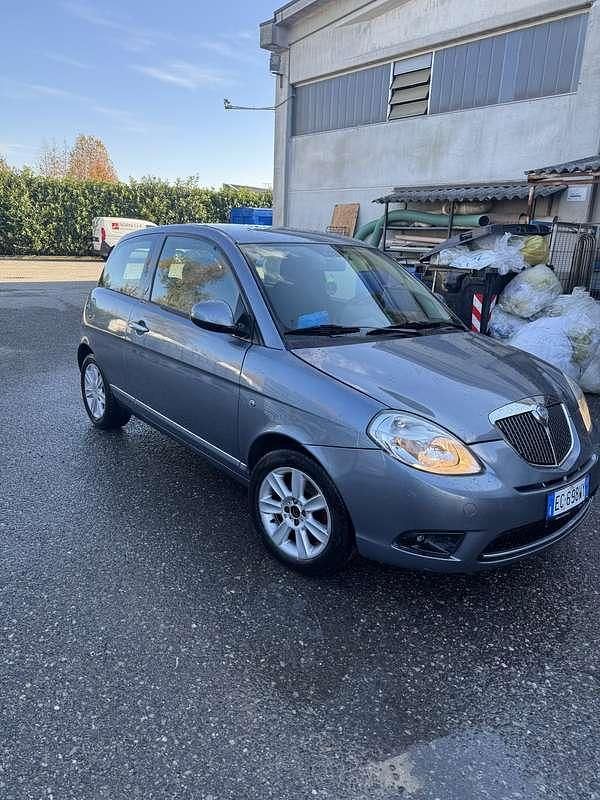 Usata Lancia Ypsilon 69 CV (50 kW) 2010 Utilitaria