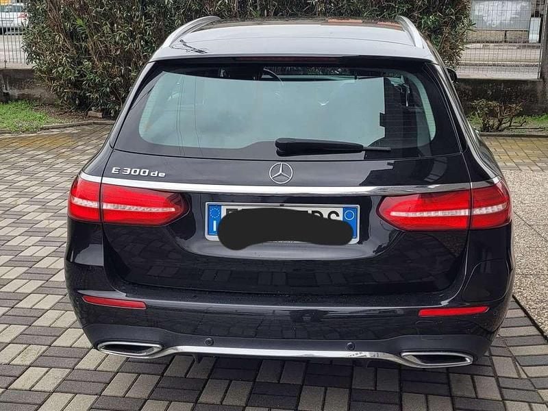 Usata Mercedes E300 Premium Plus 194 CV (142 kW) 2019 Nero Station wagon