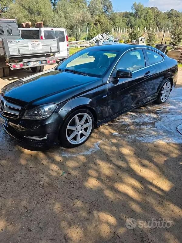Usata Mercedes C220 170 CV (125 kW) 2012 Nero Coupé