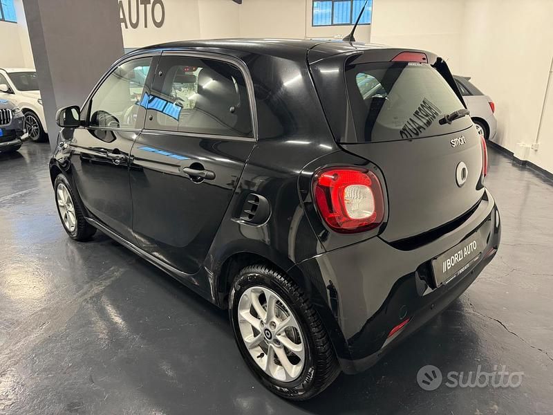 Usata Smart ForFour 71 CV (52 kW) 2018 Nero Utilitaria