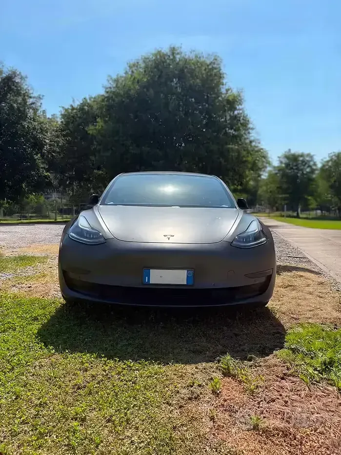 Usata Tesla Model 3 Performance 155 kW (211 CV) 2022 Grigio Berlina