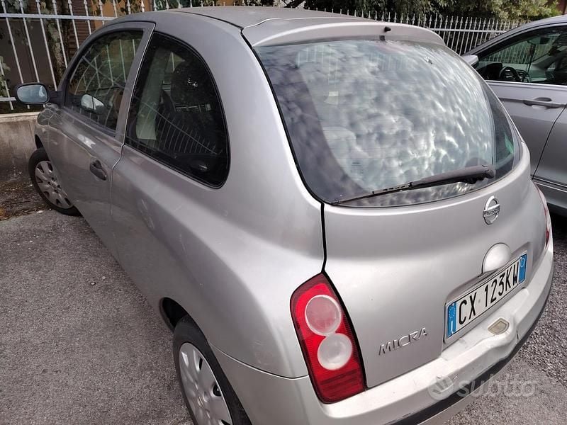 Grigio Usata 2005 Nissan Micra Utilitaria | 1000 € (Super prezzo) - Immagine 1/4
