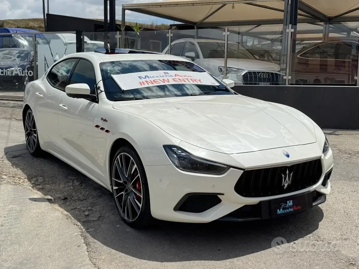 Usata Maserati Ghibli 581 CV (427 kW) 2021 Bianco Berlina