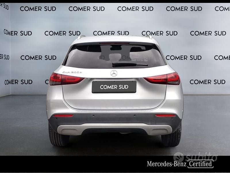 Usata Mercedes GLA200 150 CV (110 kW) 2021 Grigio SUV