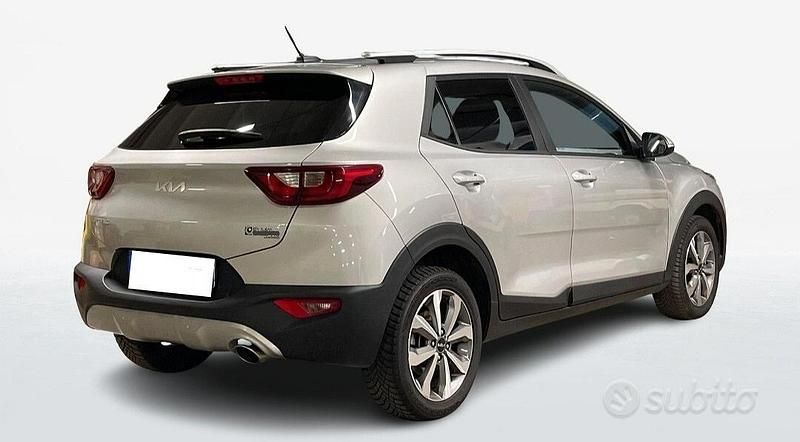 Usata Kia Stonic Style 81 CV (59 kW) 2023 Grigio SUV