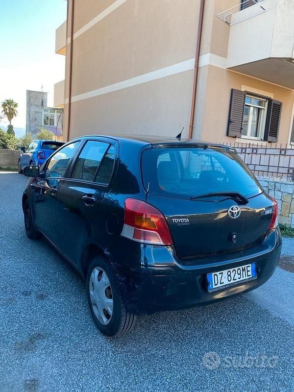 Usata Toyota Yaris 2010 Nero Berlina