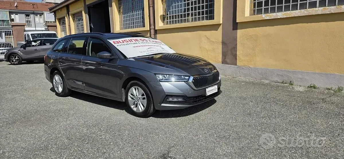 Usata Skoda Octavia Ambition 116 CV (85 kW) 2023 Grigio Berlina