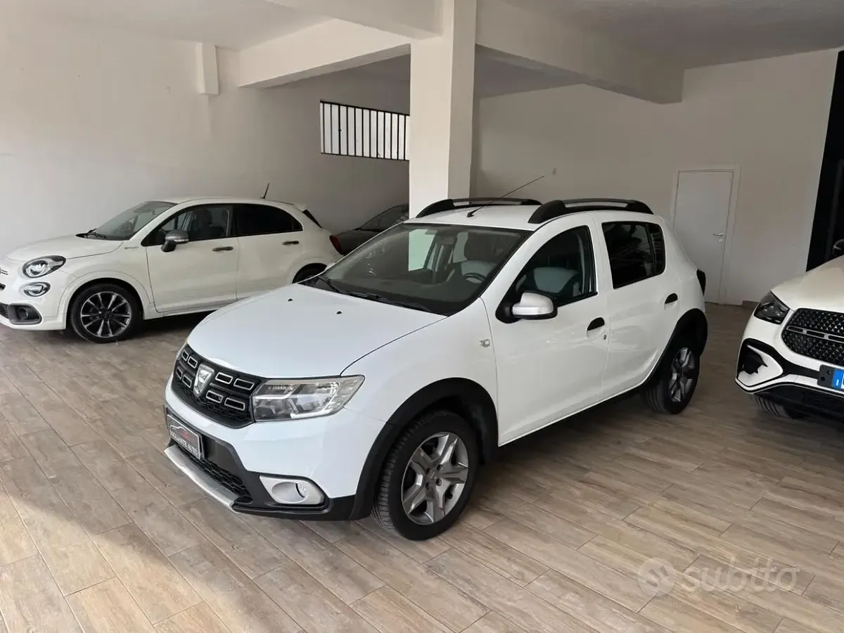 Usata Dacia Sandero 90 CV (66 kW) 2017 Bianco Berlina