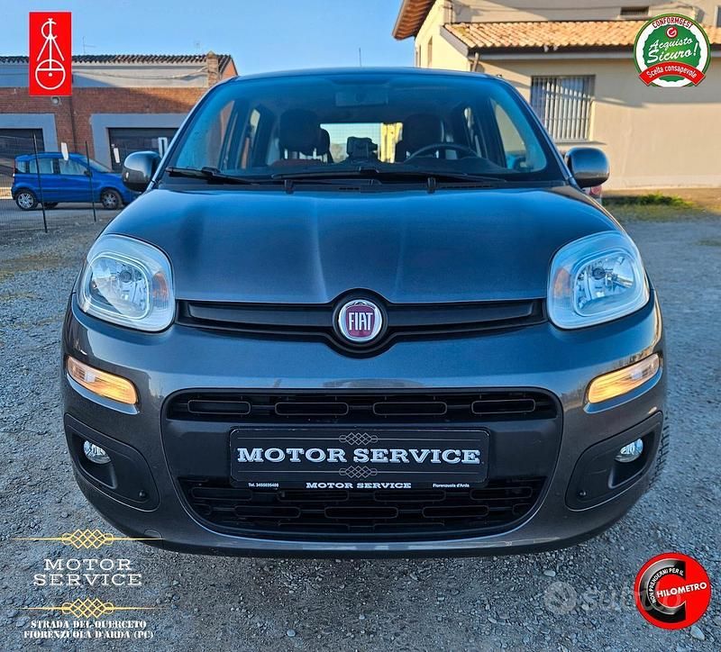 Usata Fiat Panda Lounge 69 CV (50 kW) 2018 Grigio Utilitaria