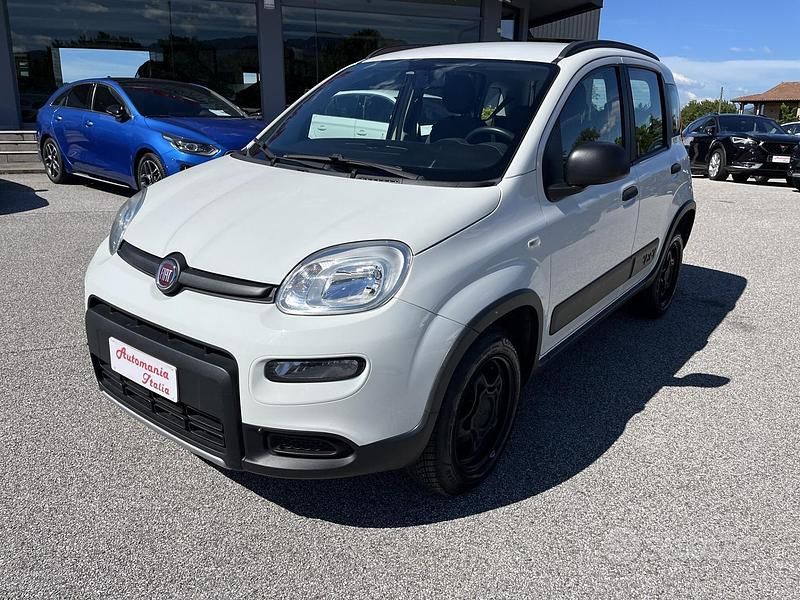 Usata Fiat Panda 4x4 S 86 CV (63 kW) 2019 Bianco Utilitaria