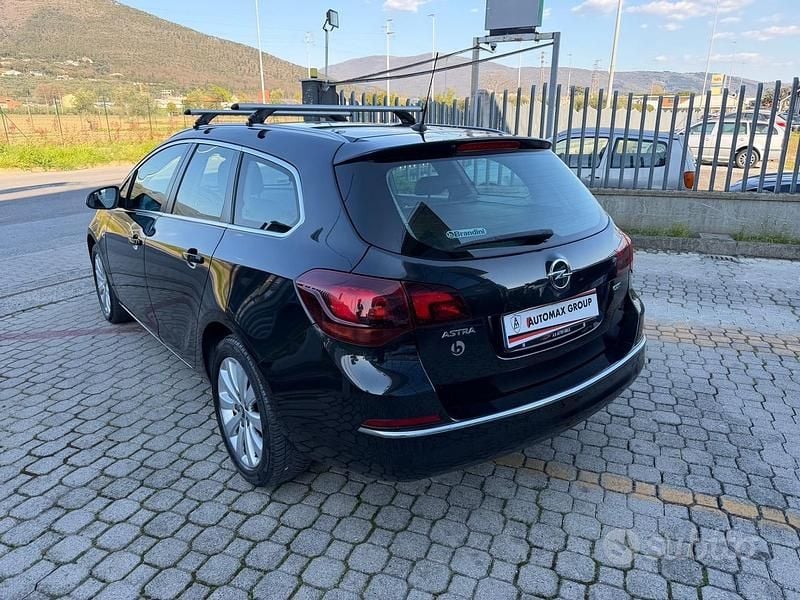 Usata Opel Astra Cosmo 130 CV (95 kW) 2014 Grigio Station wagon