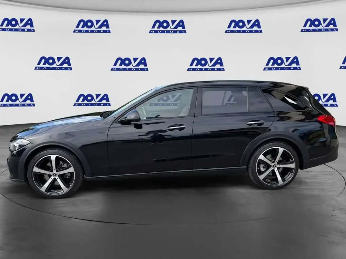 Usata Mercedes C220 Premium Plus 200 CV (147 kW) 2023 Nero Station wagon