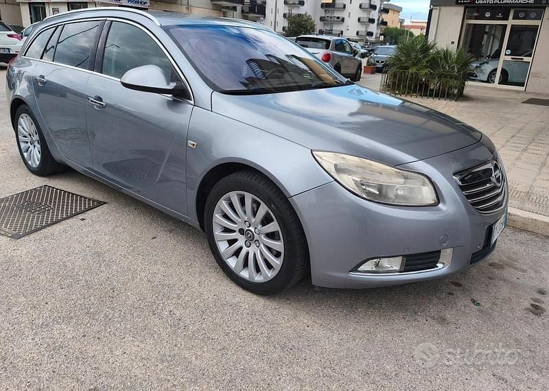 Usata Opel Insignia 160 CV (117 kW) 2009 Grigio Station wagon