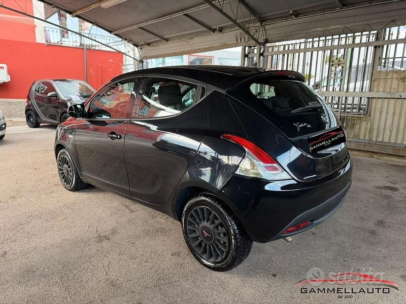 Usata Lancia Ypsilon 95 CV (69 kW) 2014 Nero Utilitaria