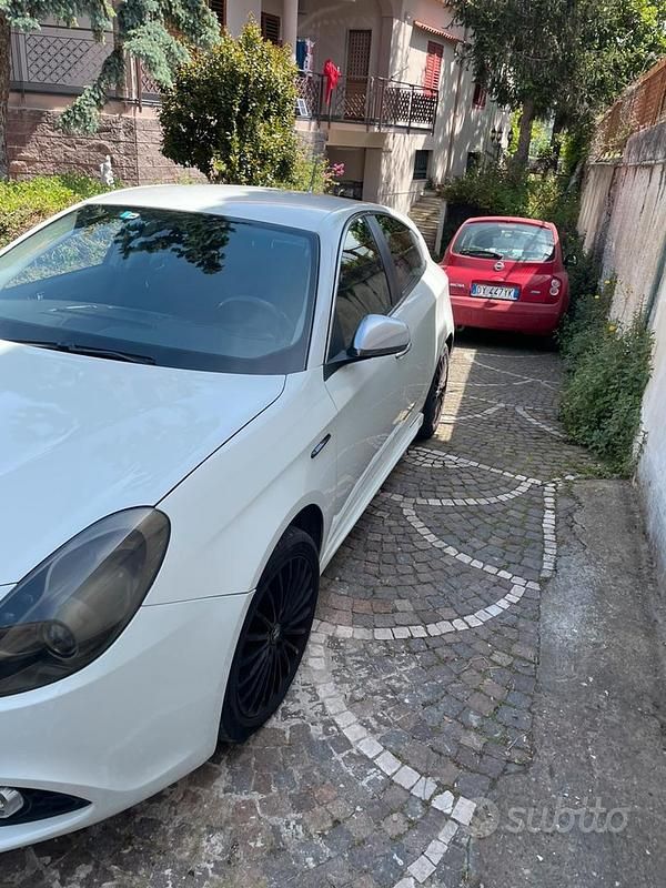 Usata Alfa Romeo Giulietta 105 CV (77 kW) 2010 Bianco Berlina