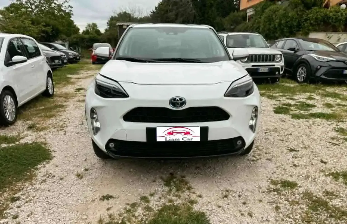 Usata Toyota Yaris Cross 92 CV (67 kW) 2023 Bianco SUV