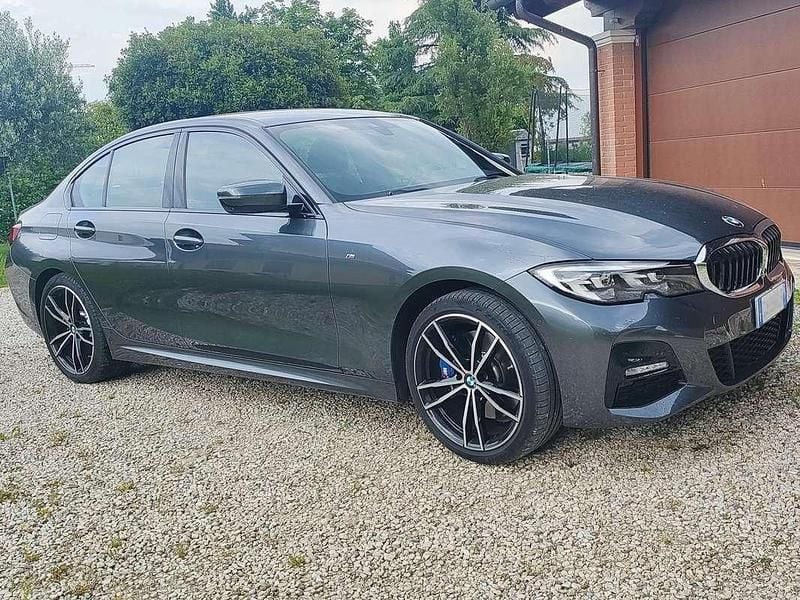 Grigio Usata 2020 BMW 330e M Sport Tre volumi | 35.000 € (Cara) - Immagine 1/4