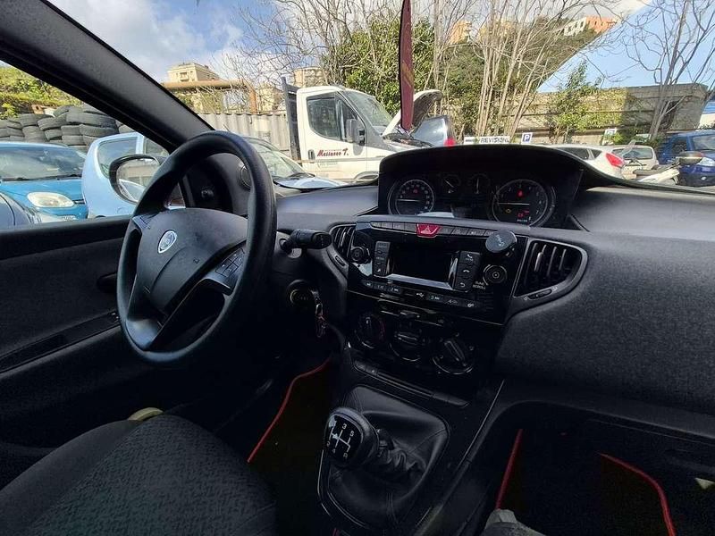 Usata Lancia Ypsilon Silver 69 CV (50 kW) 2021 Utilitaria