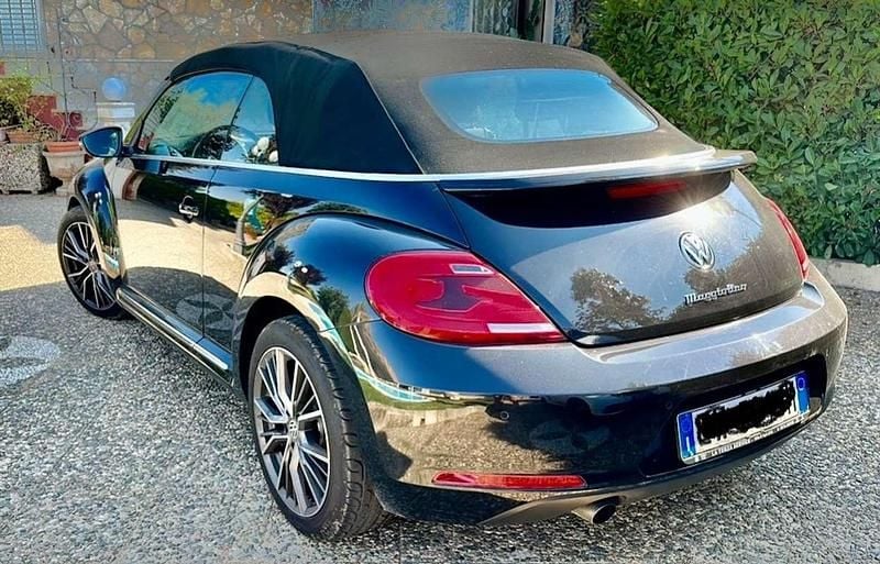 Usata VW Beetle Cabriolet Design 105 CV (77 kW) 2014 Nero Cabrio
