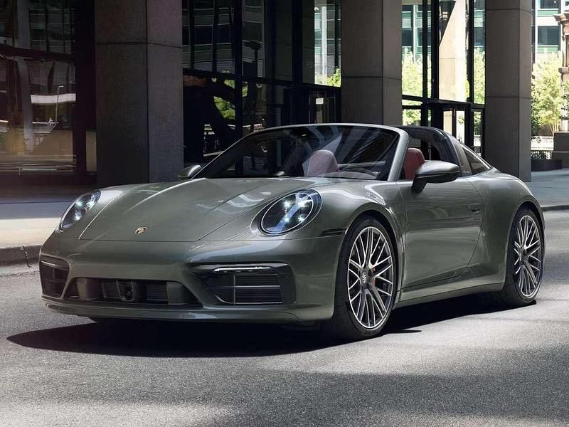 Usata Porsche 992 450 CV (330 kW) 2024 Verde aventurine metallizzato/ Cabrio