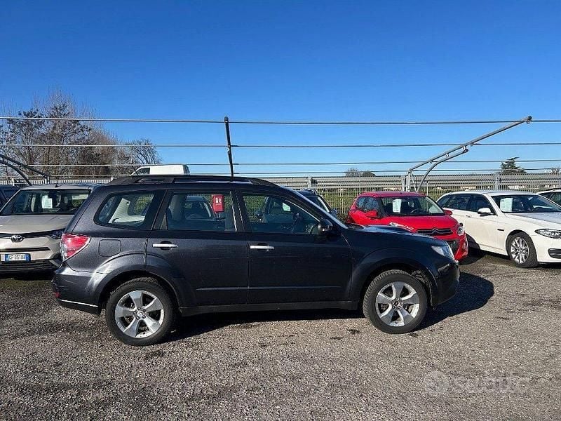 Usata Subaru Forester Exclusive+ 147 CV (108 kW) 2013 Grigio scuro SUV