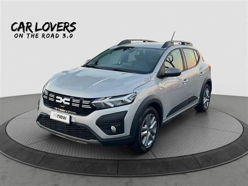 Grigio chiaro Usata 2023 Dacia Sandero Comfort Due volumi | 14.990 € (Buon prezzo) - Immagine 1/4