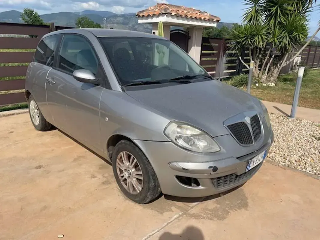 Usata Lancia Ypsilon 69 CV (50 kW) 2004 Utilitaria