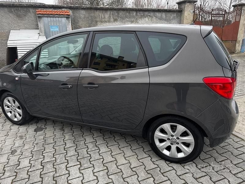 Usata Opel Meriva Cosmo 120 CV (88 kW) 2013 Grigio Monovolume
