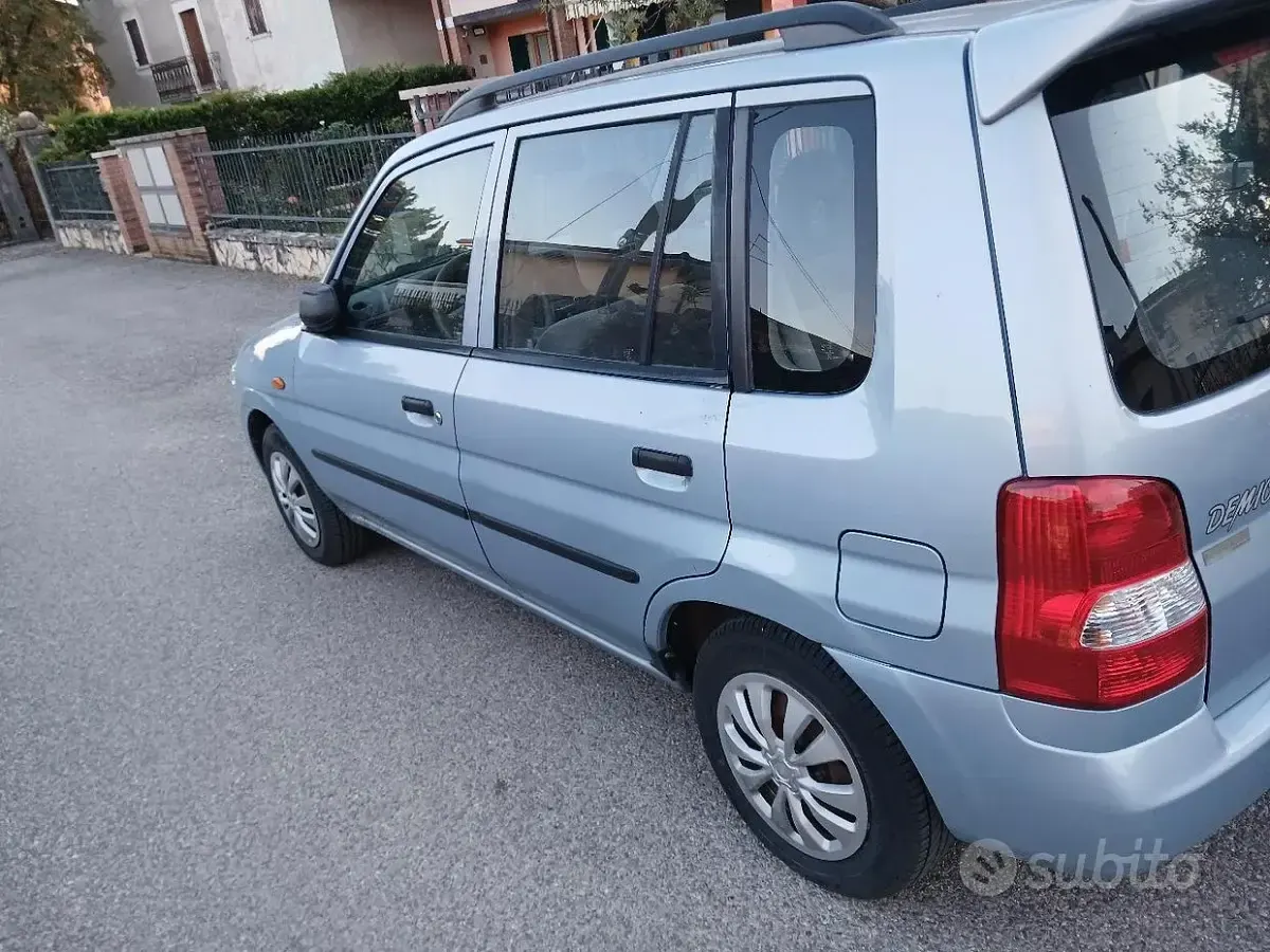 Usata Mazda Demio 75 CV (55 kW) 2003 Utilitaria
