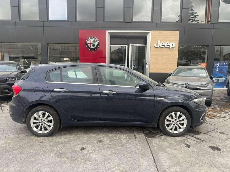 Usata Fiat Tipo Lounge 120 CV (88 kW) 2017 Blu/azzurro Berlina
