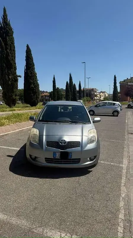 Usata Toyota Yaris Sol 90 CV (66 kW) 2006 Utilitaria