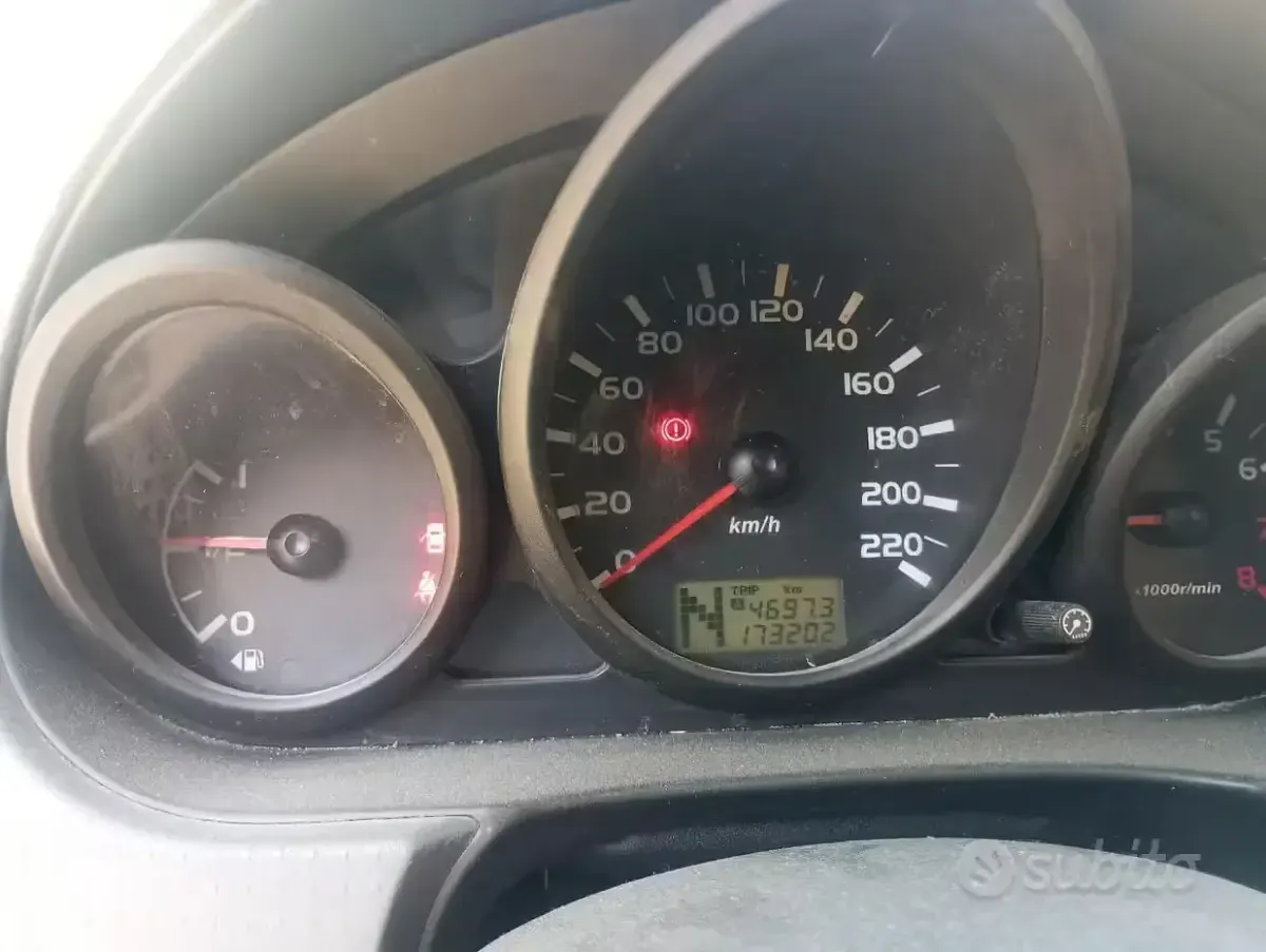 Usata Mitsubishi Colt 95 CV (69 kW) 2005 Nero Utilitaria