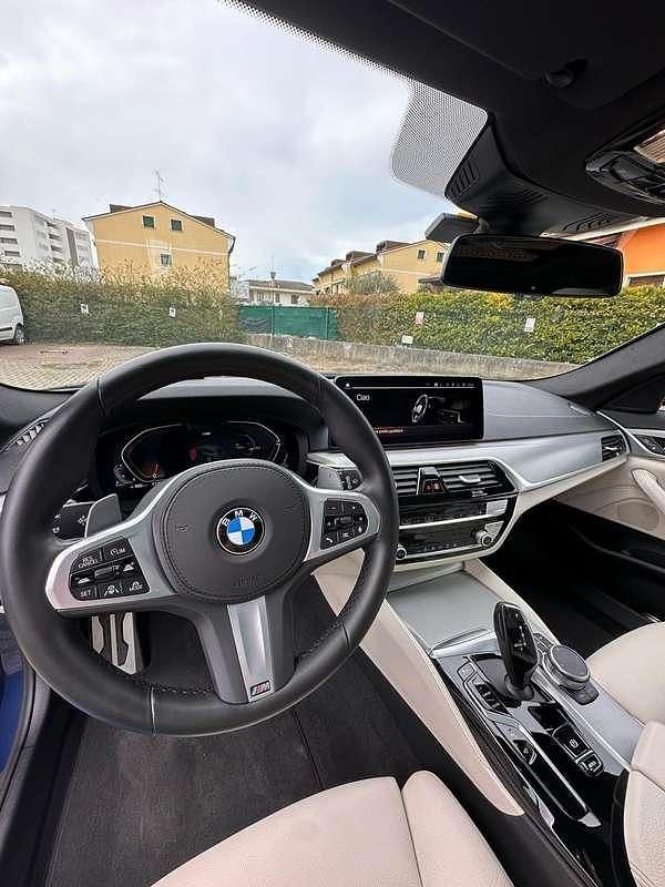 Usata BMW 520 M Sport 190 CV (139 kW) 2024 Blu/azzurro Station wagon