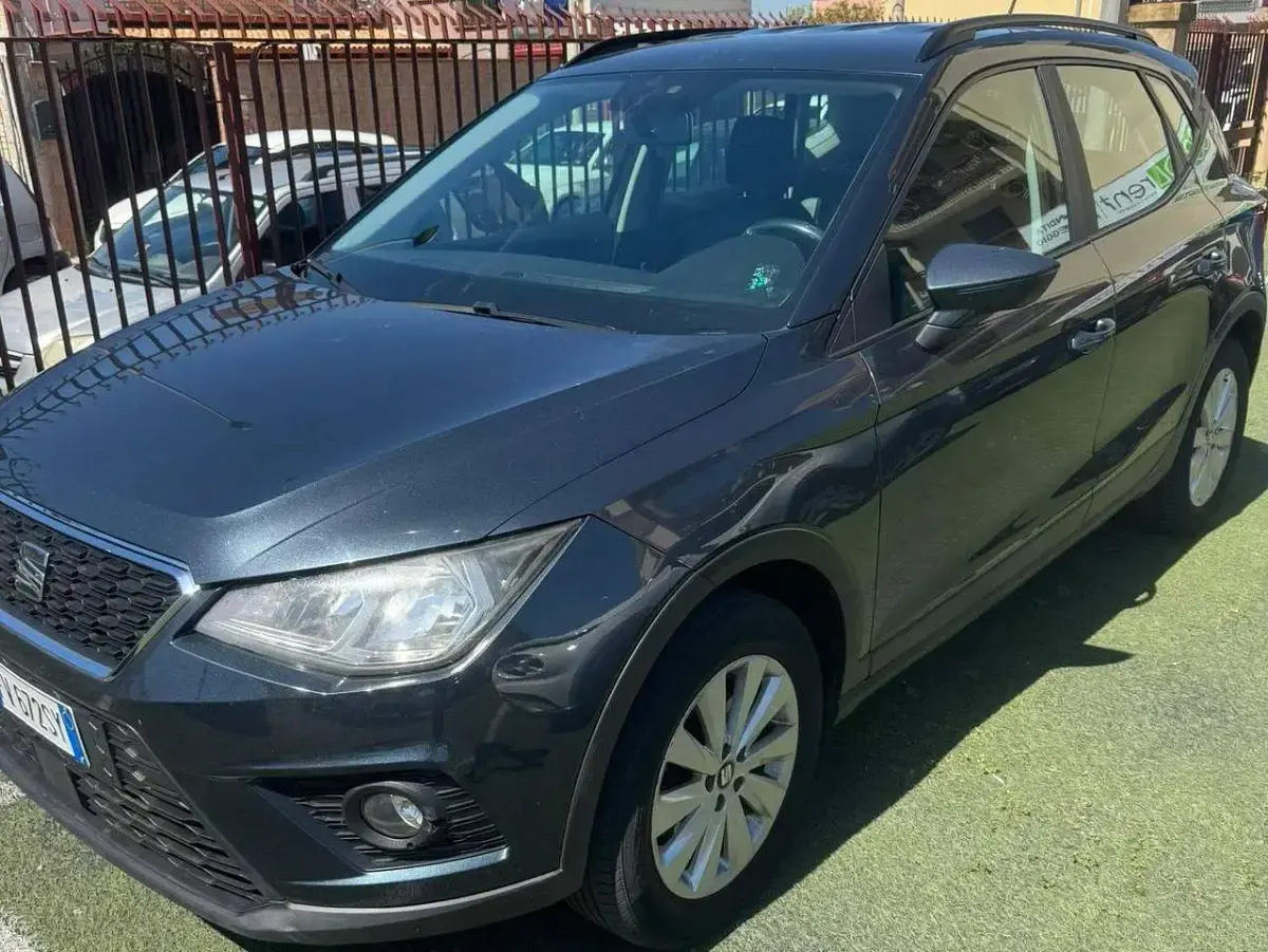 Usata Seat Arona Style 95 CV (69 kW) 2019 Grigio SUV