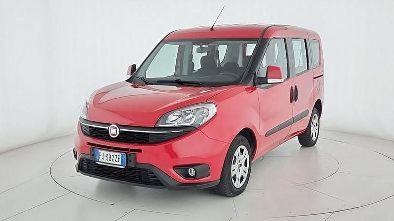 Usata Fiat Doblò 95 CV (69 kW) 2017 Rosso Monovolume