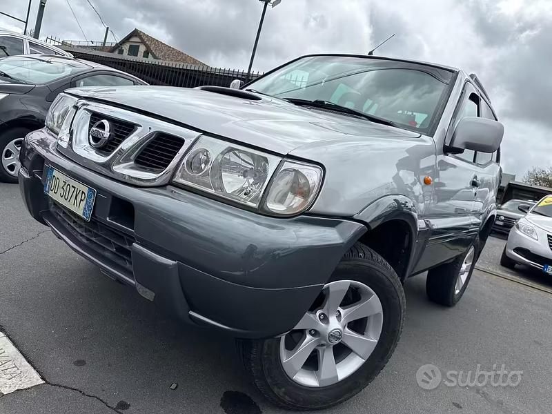 Usata Nissan Terrano 125 CV (91 kW) 2006 Grigio SUV
