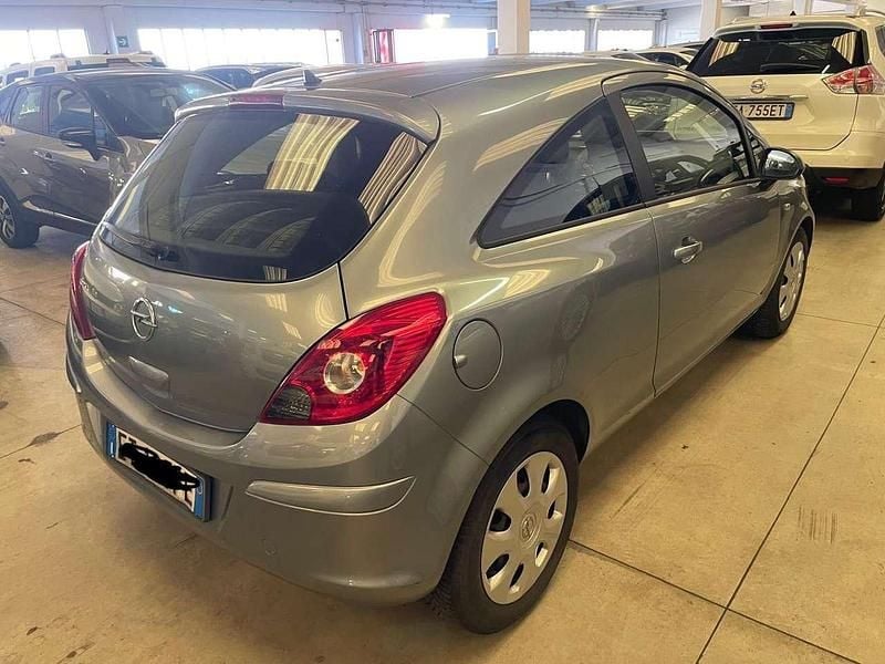 Usata Opel Corsa Edition 86 CV (63 kW) 2013 Grigio Utilitaria